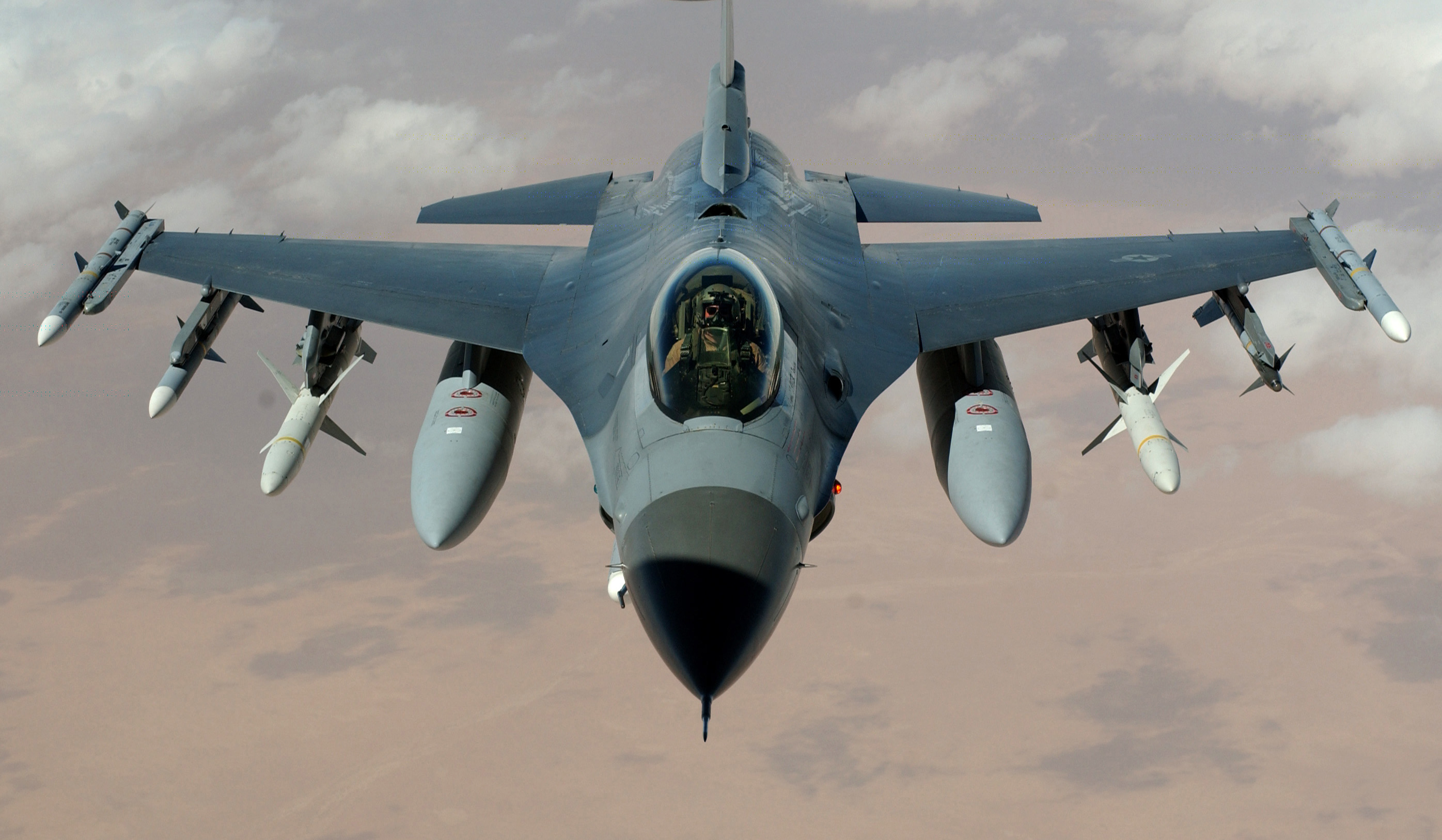 Модель F-16
